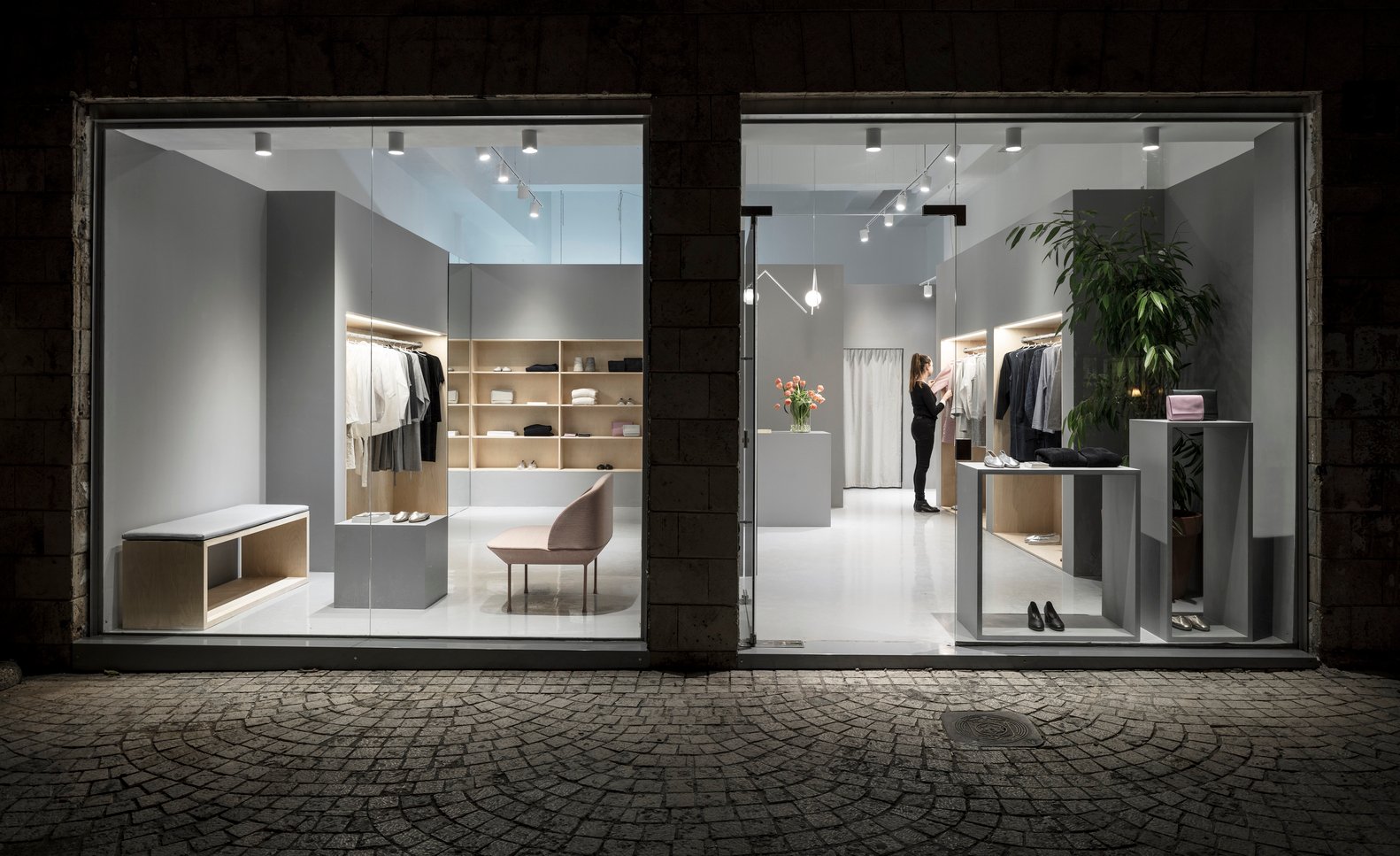 Glass Wall Systems for Pop-Up Shops and Retail Kiosks