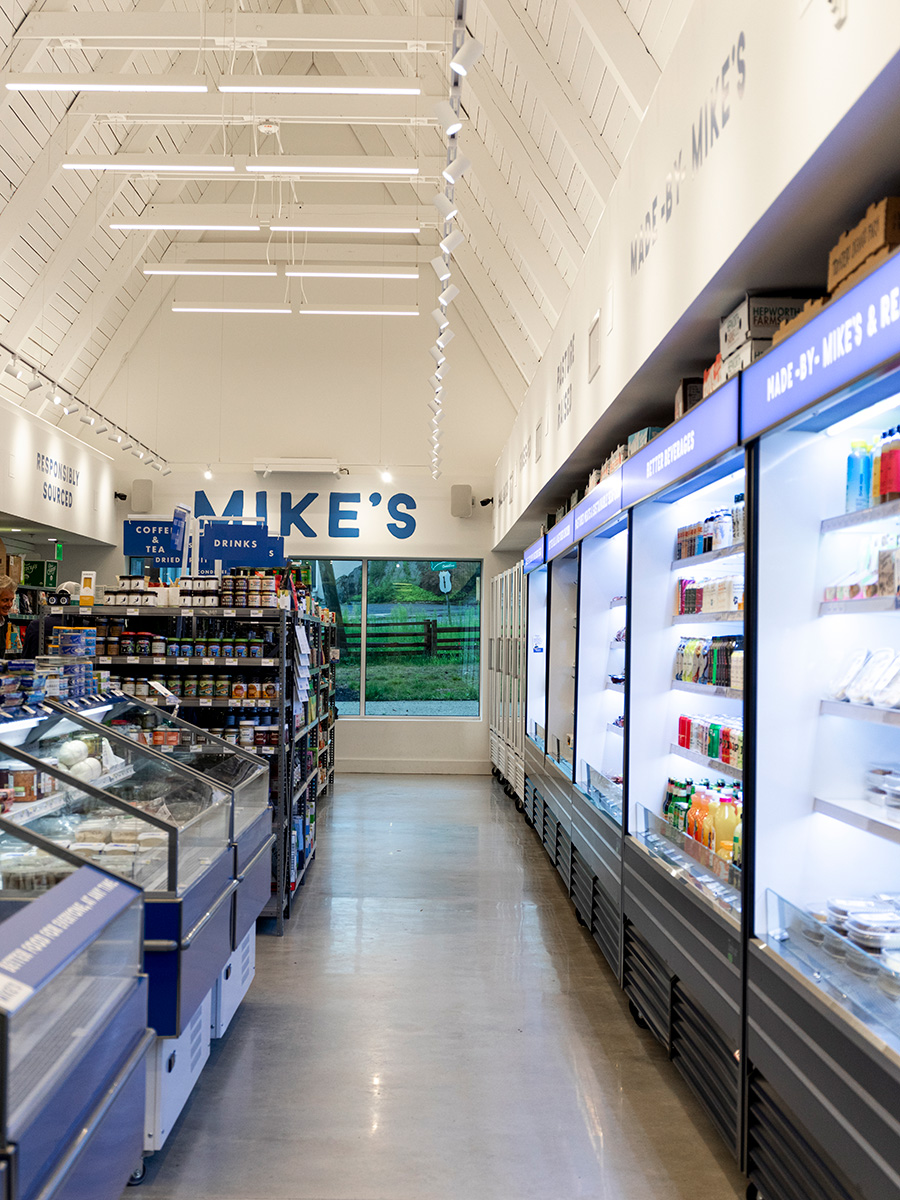 Openshop’s lighting goal with Mike’s Organic was to create a warm, welcoming environment that invites customers to spend time exploring products