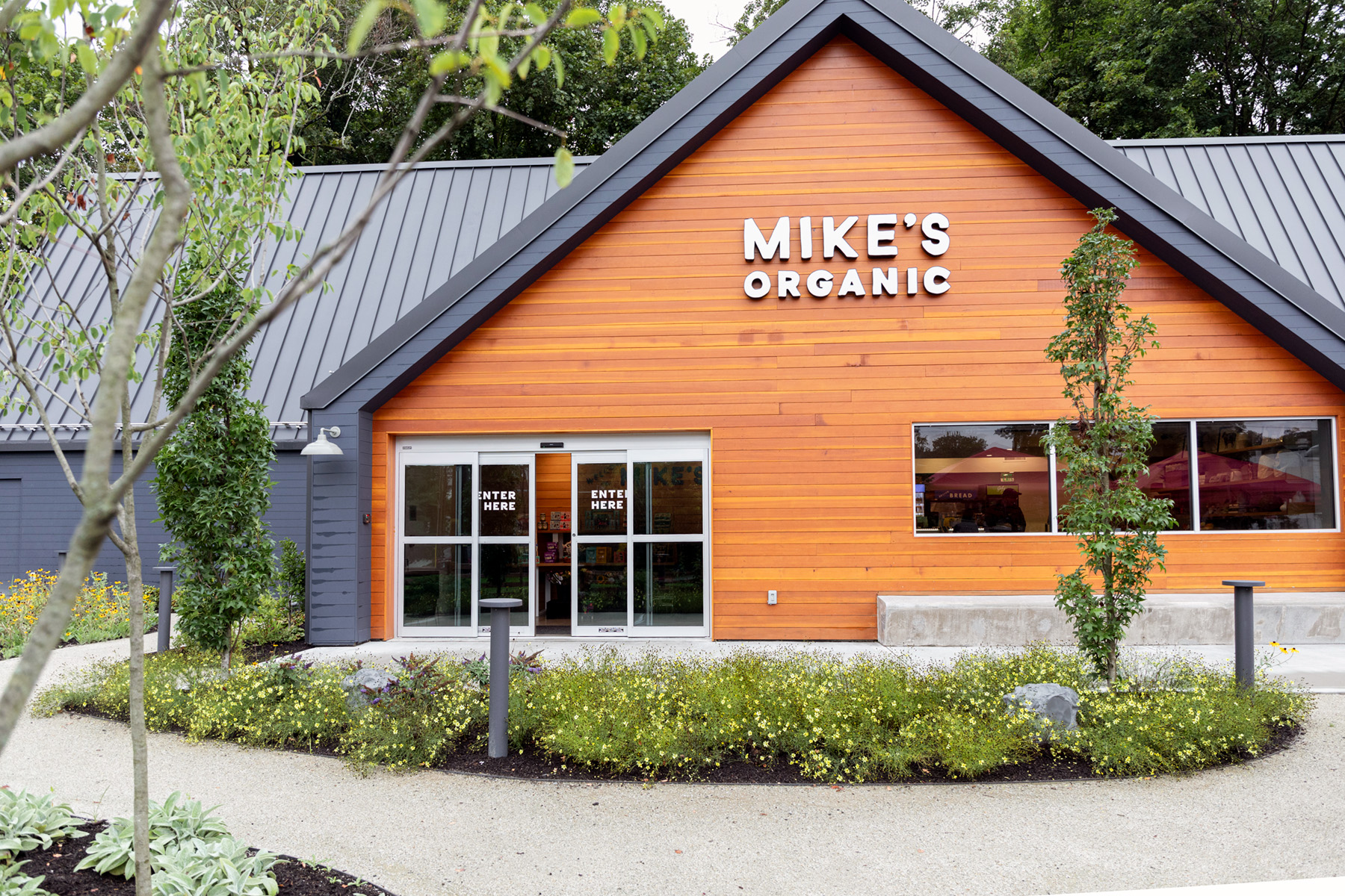 Mike’s Organic occupies a freestanding building that was previously an IHOP that many Cos Cob residents have fond memories of visiting